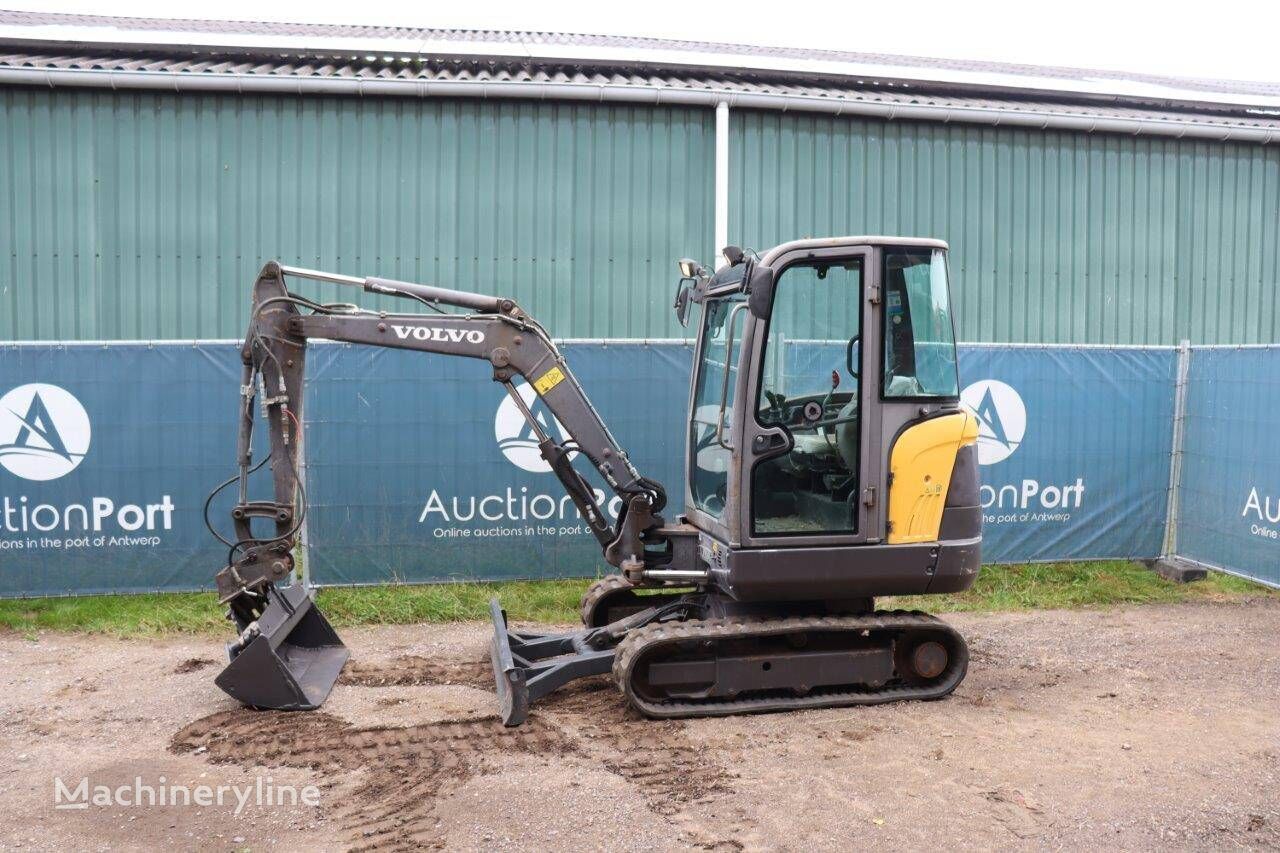 excavator dengan track Volvo EC27C