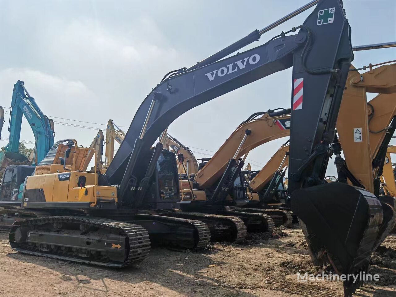 pelle sur chenilles Volvo EC300DL