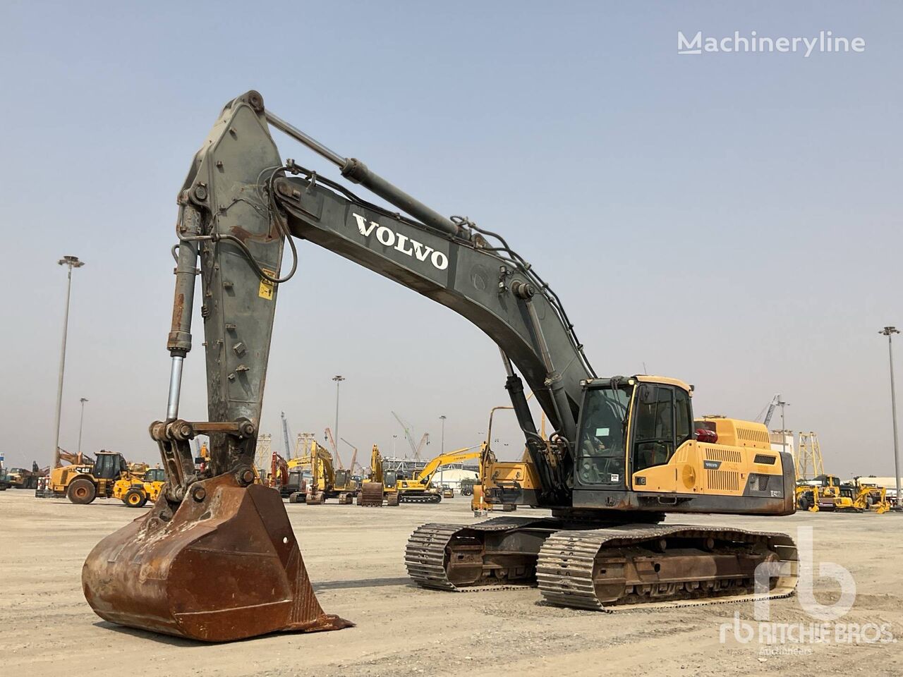 حفارة مجنزرة Volvo EC480DL