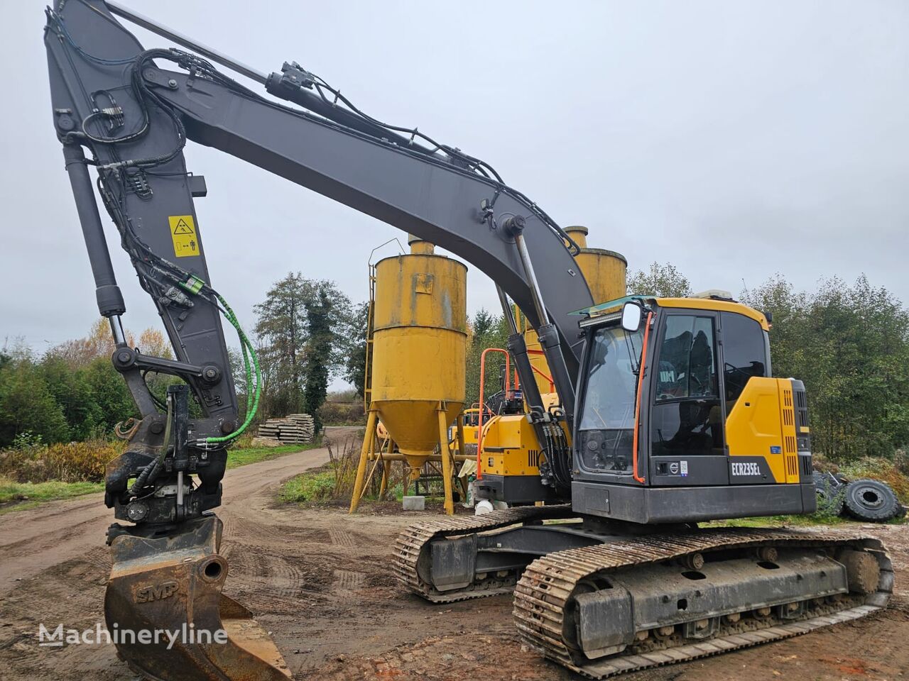 pelle sur chenilles Volvo ECR 235EL | ec220 ec250