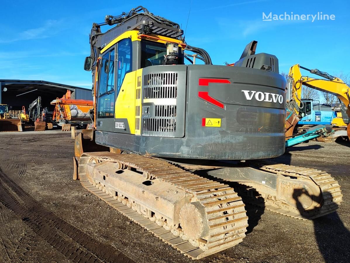 Volvo ECR235EL bager gusjeničar