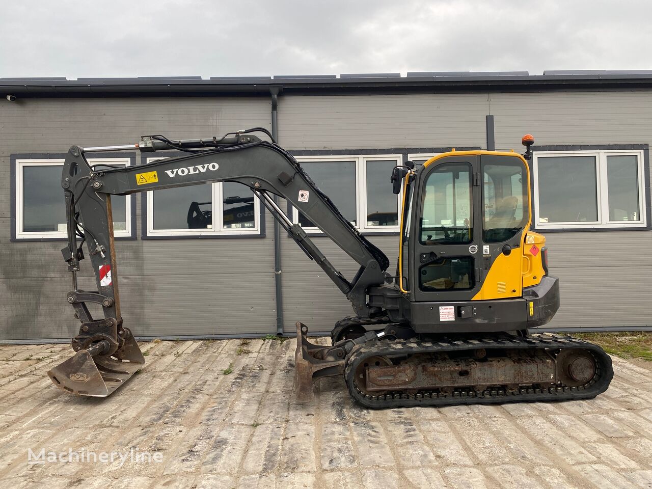 escavadora de rastos Volvo ECR88 D