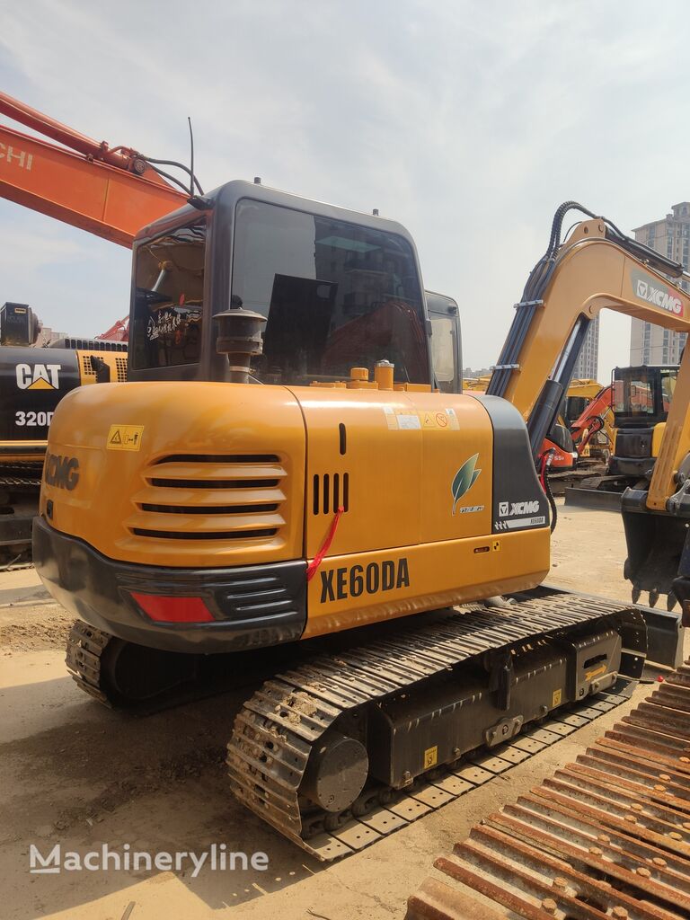 excavator dengan track XCMG XE60DA Excavator XCMG 6ton