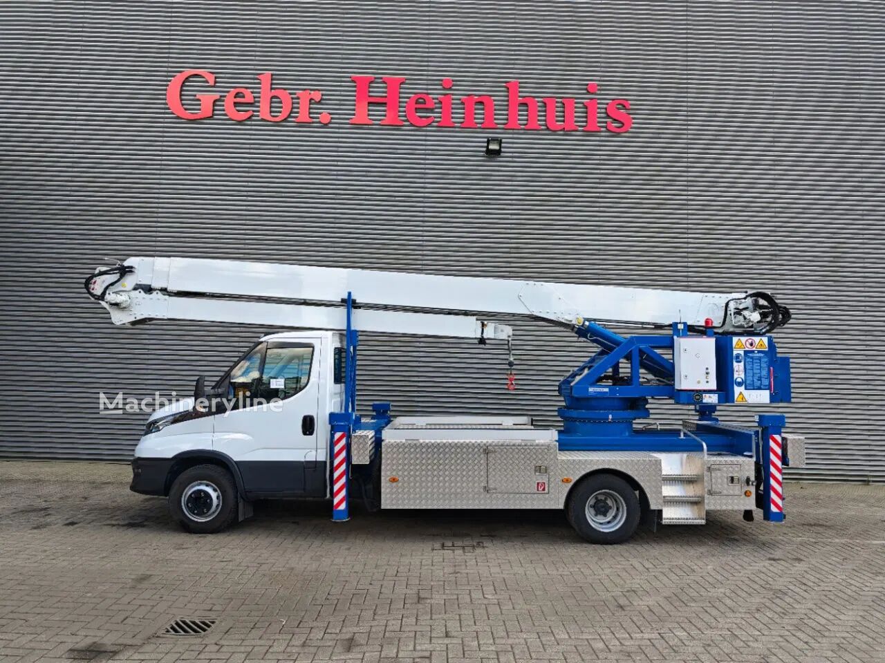 شاحنة رافعة Klaas Amak 60 HA Iveco daily 65C16 - Machineryline