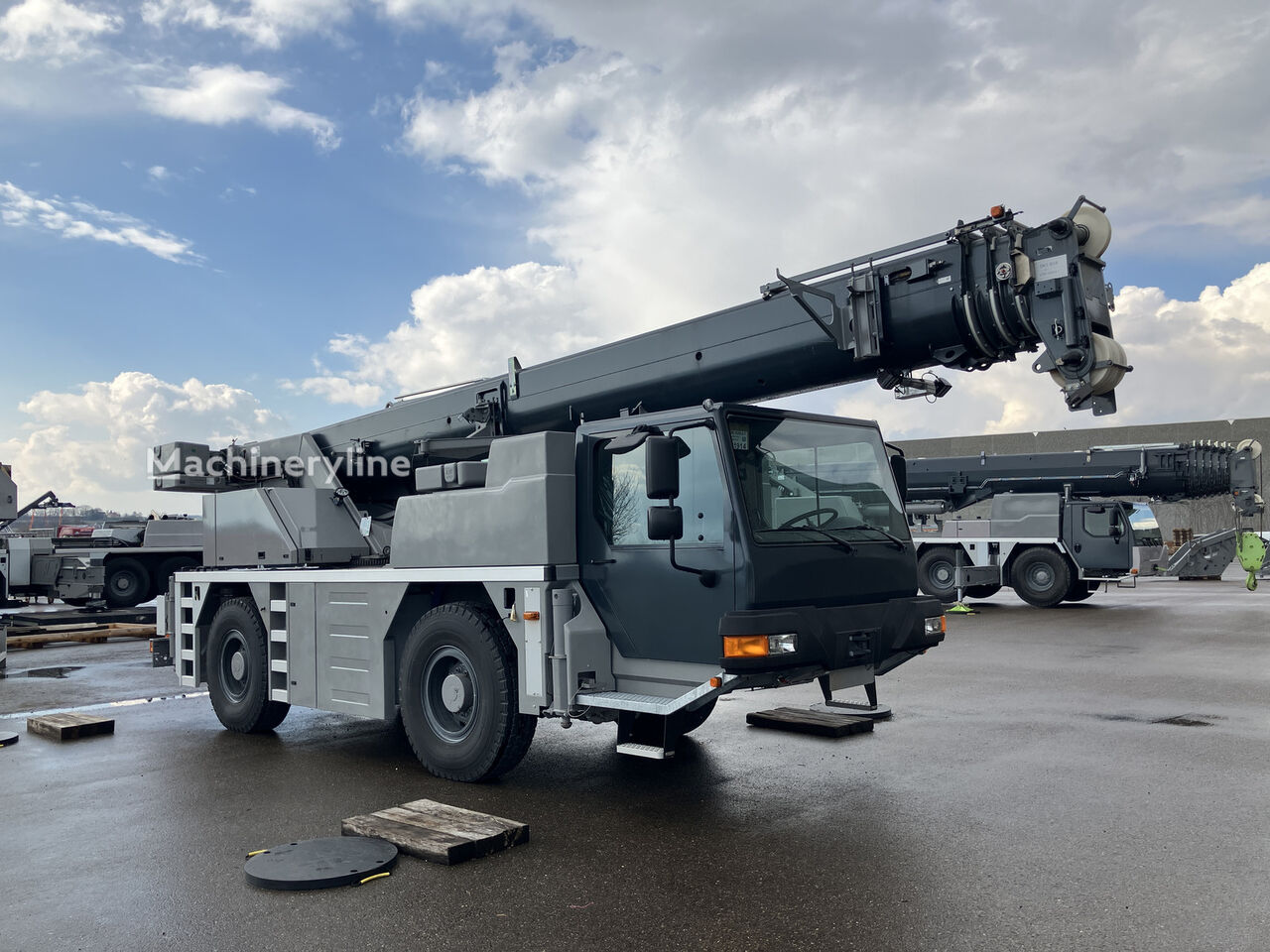Liebherr LTM 1030-2.1 truck crane - Machineryline