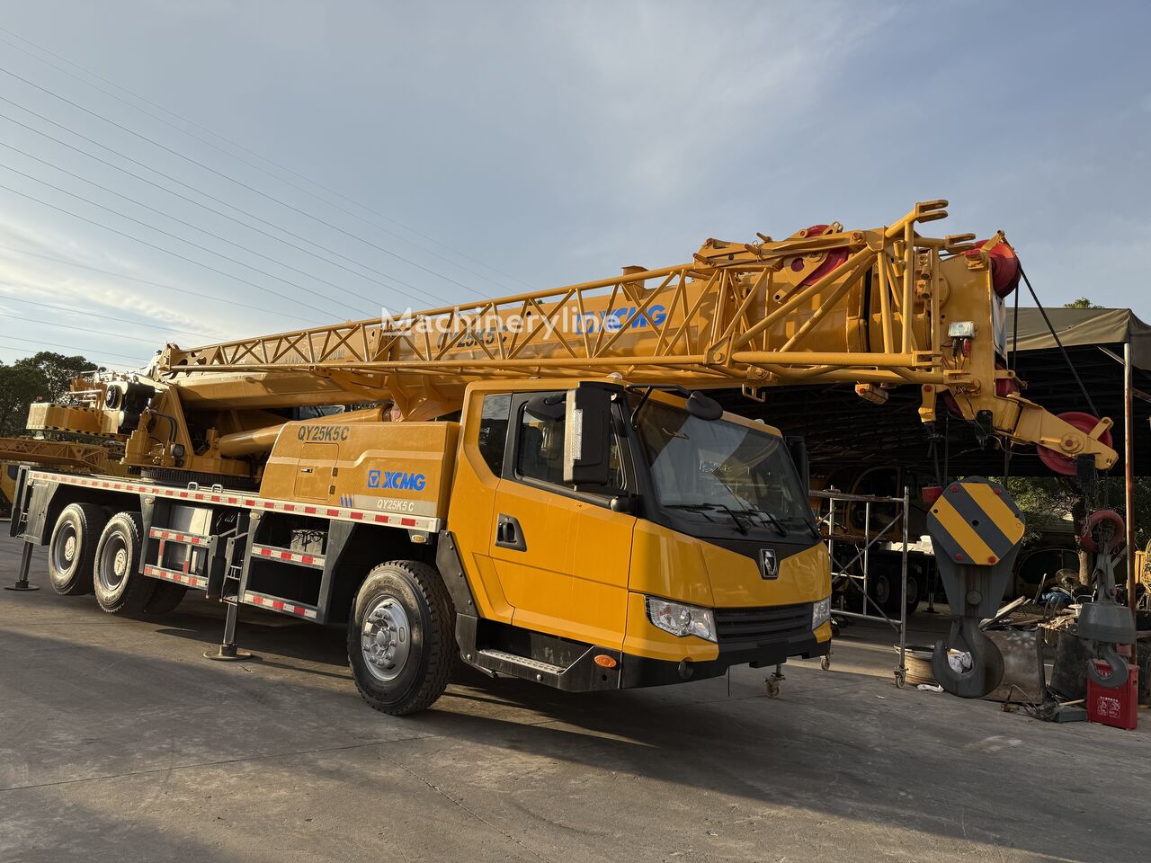 XCMG QY25K5C 25ton 35ton 50ton 70ton 80ton 100ton 130ton 200ton grúa móvil - Machineryline