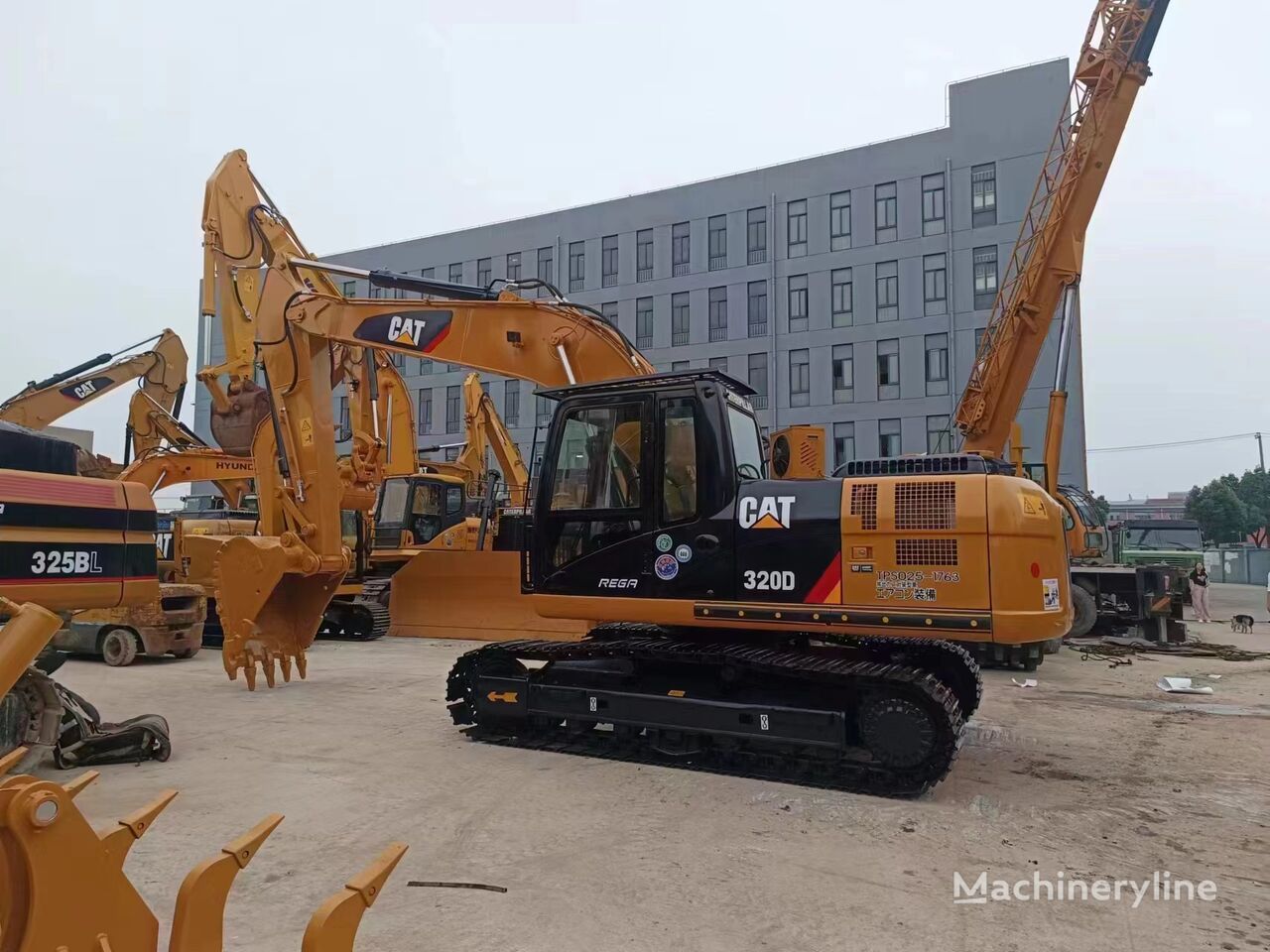 колесный экскаватор Caterpillar 320D