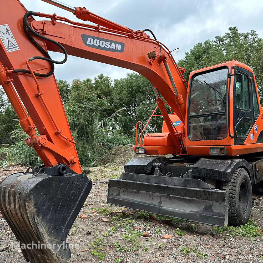 колесный экскаватор Doosan DH150W-7