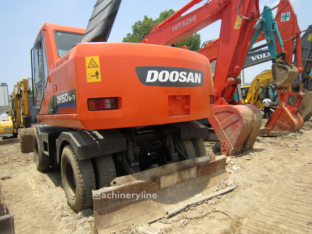 pelle sur pneus Doosan DH150W-7