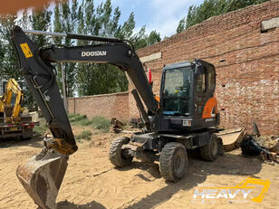 pelle sur pneus Doosan DX60W