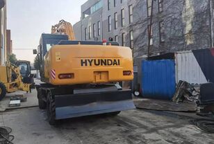 Hyundai R210W-7 wheel excavator