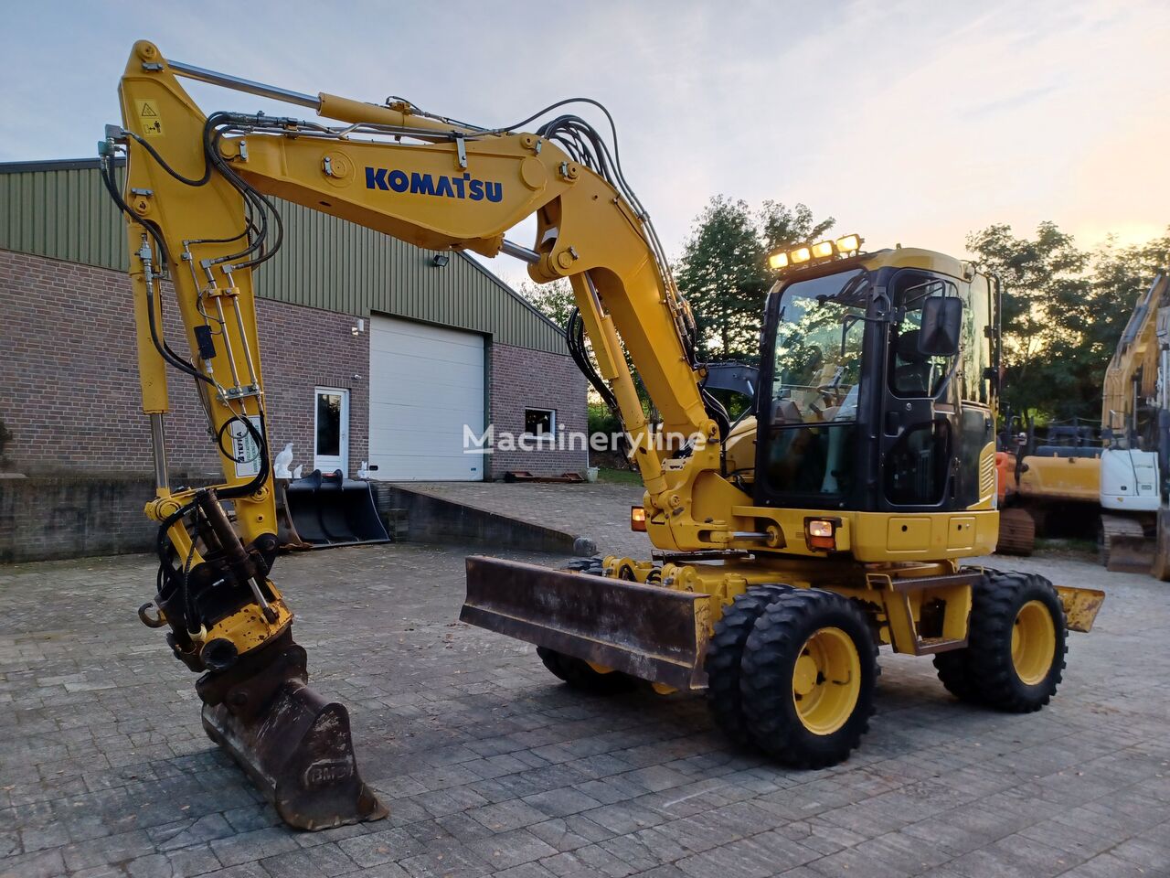 excavator pe roţi Komatsu PW 98 MR-8 incl. tilt-rotator **SOLD**VERKAUFT**