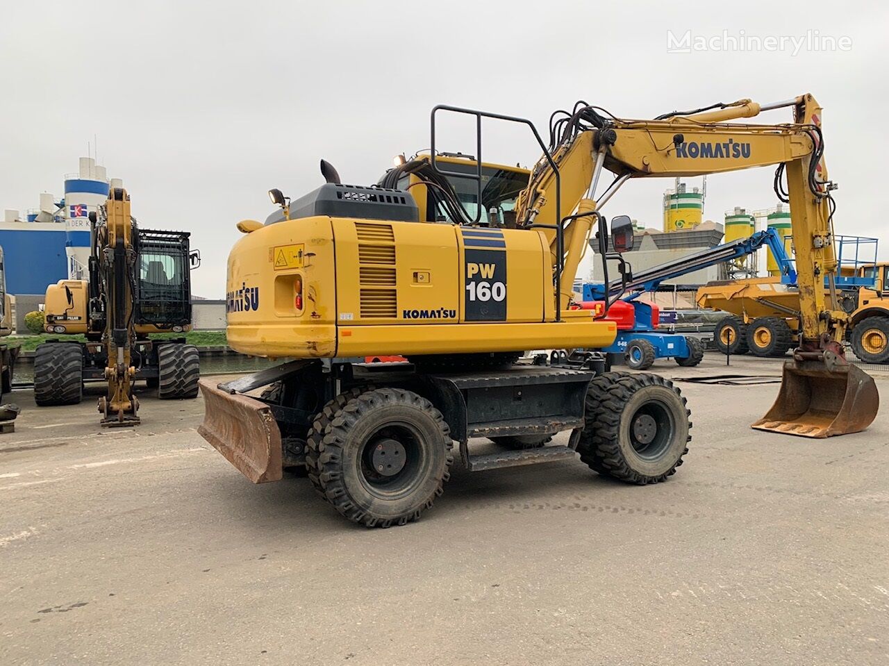 Komatsu PW160-8 mobiele graafmachine