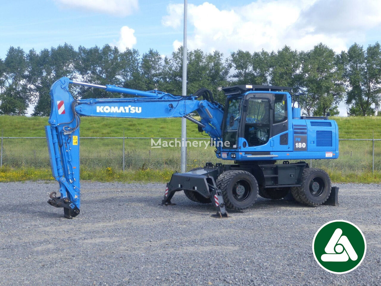 Komatsu  PW180-10 wheel excavator