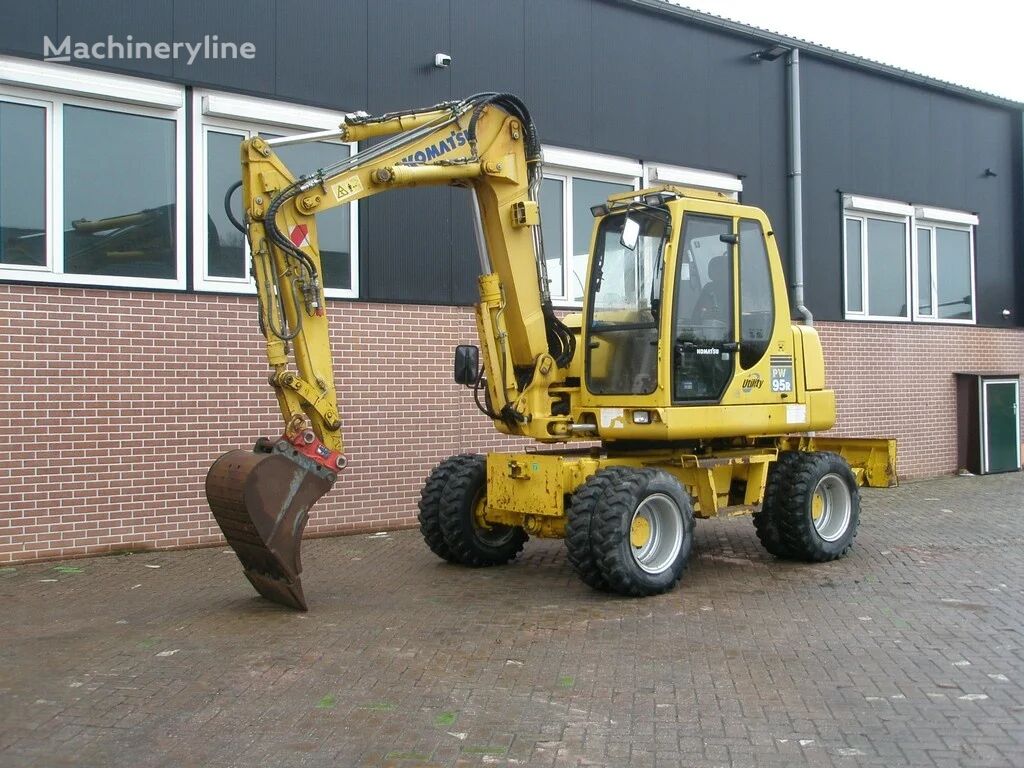 Komatsu PW95 mobiele graafmachine