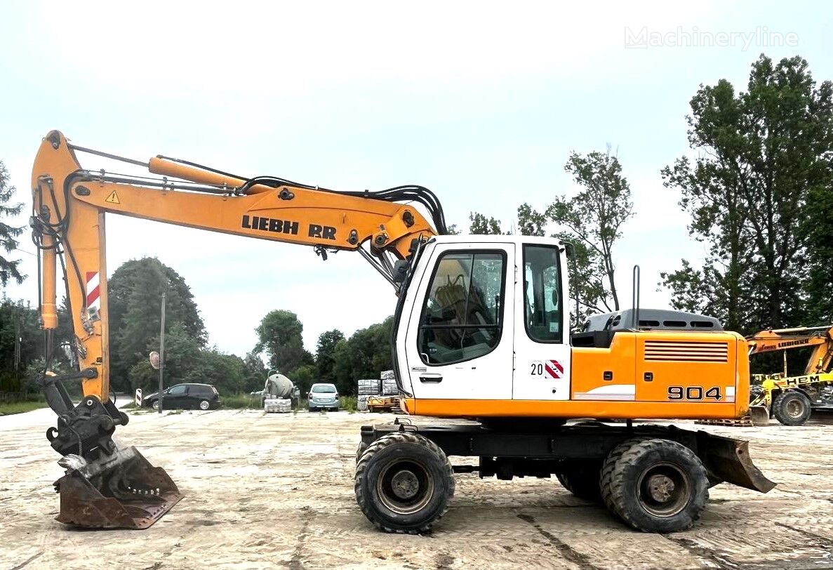 колесен багер Liebherr 904 C 900