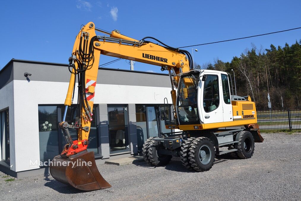 Pelle sur pneus Liebherr A 900 C à vendre | Machineryline FR Pelle sur pneus Liebherr A 900 C - Machineryline