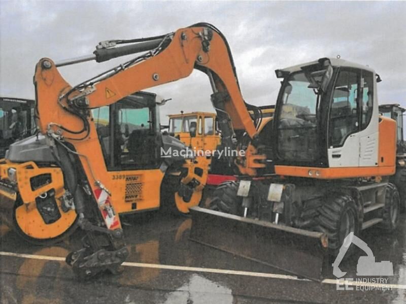 Liebherr A 912 COMPACT wheel excavator