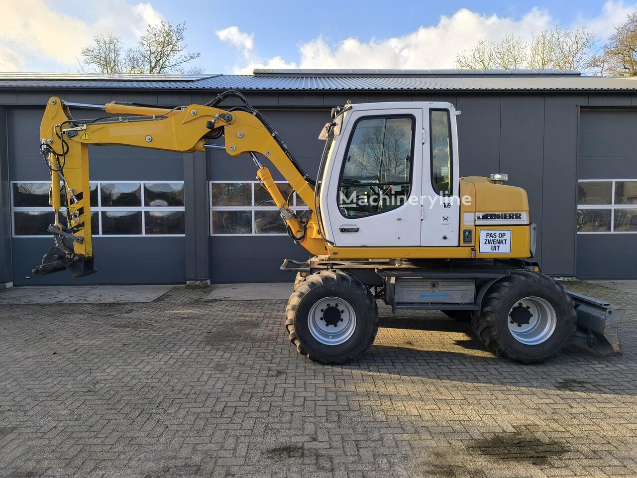 Liebherr A309 wheel excavator