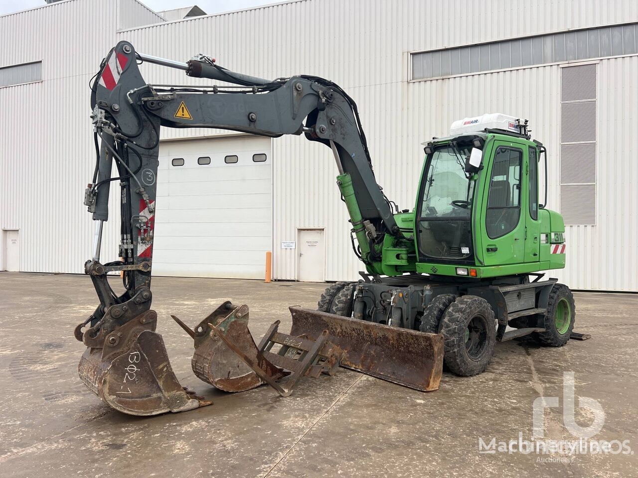 Liebherr A311 Pelle Sur Pneus wheel excavator