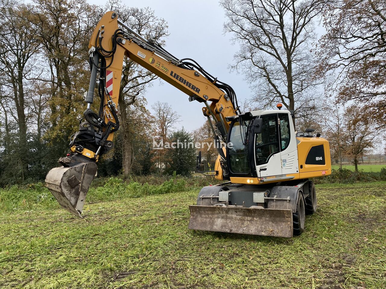 حفارة ذات العجلات Liebherr A914