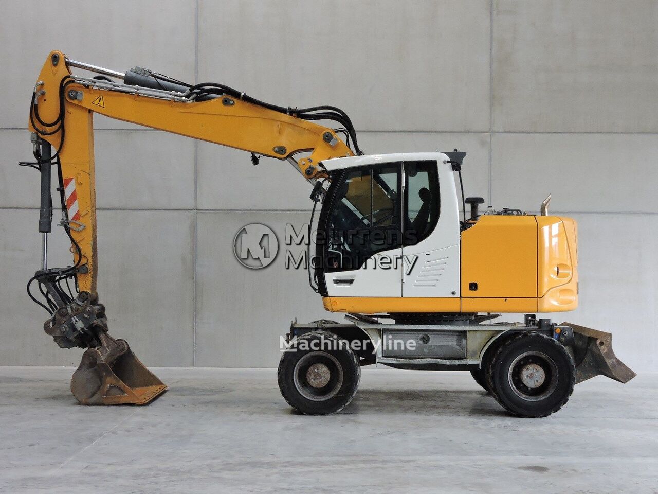 휠 굴착기 Liebherr A918 - Machineryline