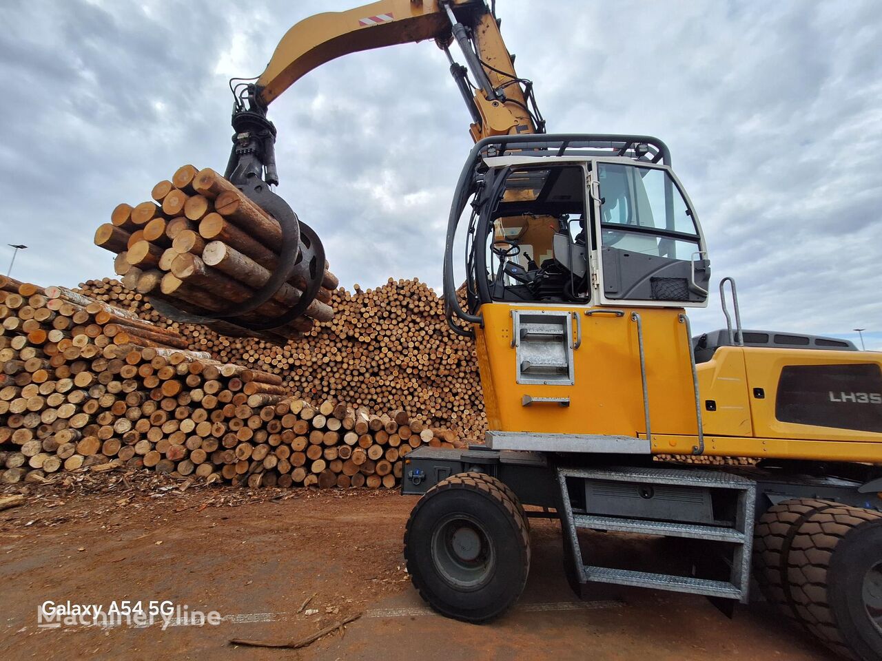 Liebherr LH35M Litronic wheel excavator