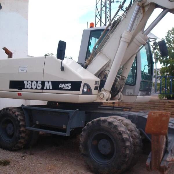 pelle sur pneus Terex 1805M