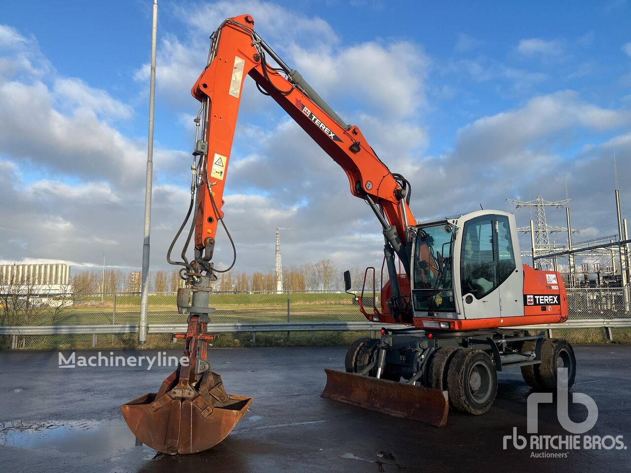 Terex TW150 wheel excavator