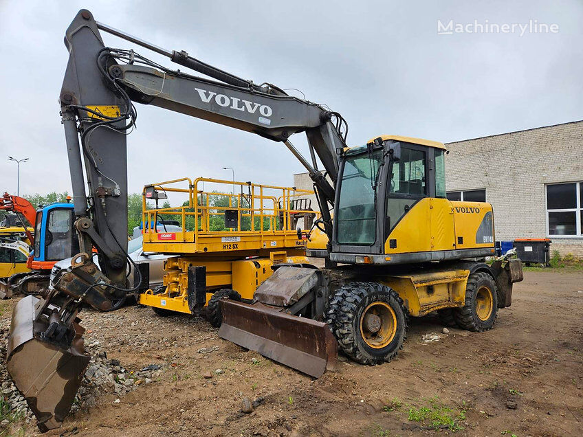 Volvo EW 140 excavadora de ruedas