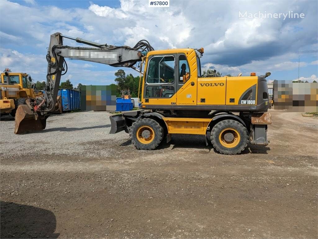 Volvo EW 180 B excavadora de ruedas