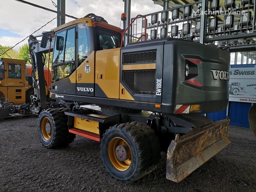 Volvo EW180E gravemaskine på hjul