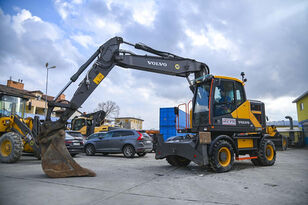 escavatore gommato Volvo EWR170E