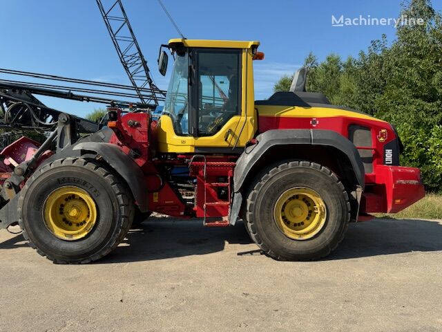 wheel loader