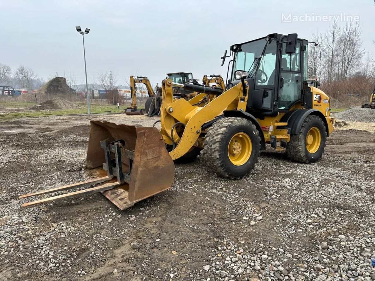 CAT 908M wheel loader