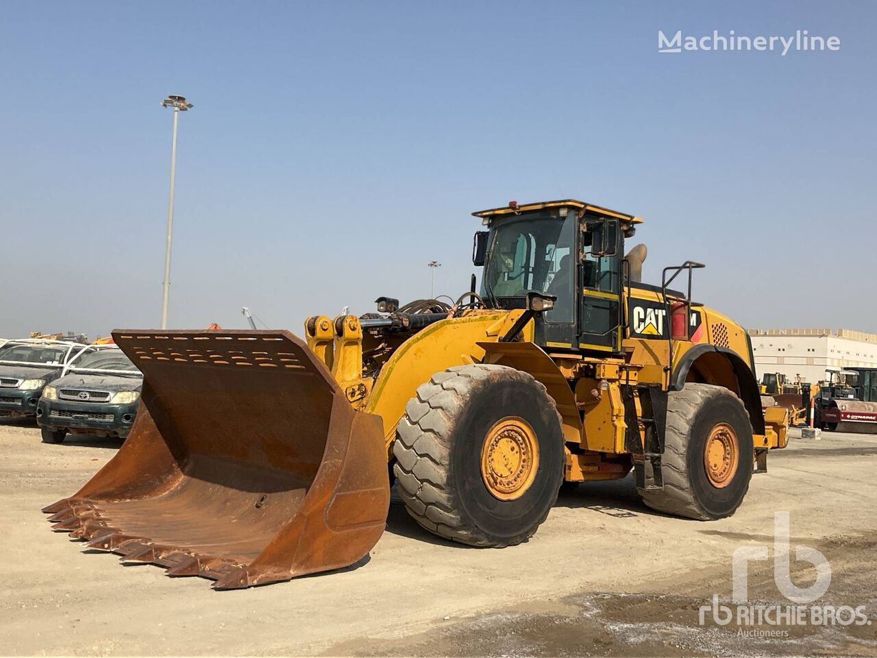 CAT 980M lastikli yükleyici