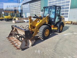 Caterpillar 906M prednji utovarivač