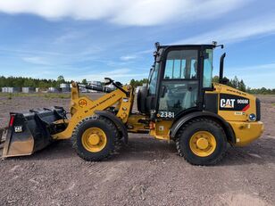 Caterpillar 906M hjullaster &ndash; kun 1 967 timer &ndash; skuffe og pallegafler