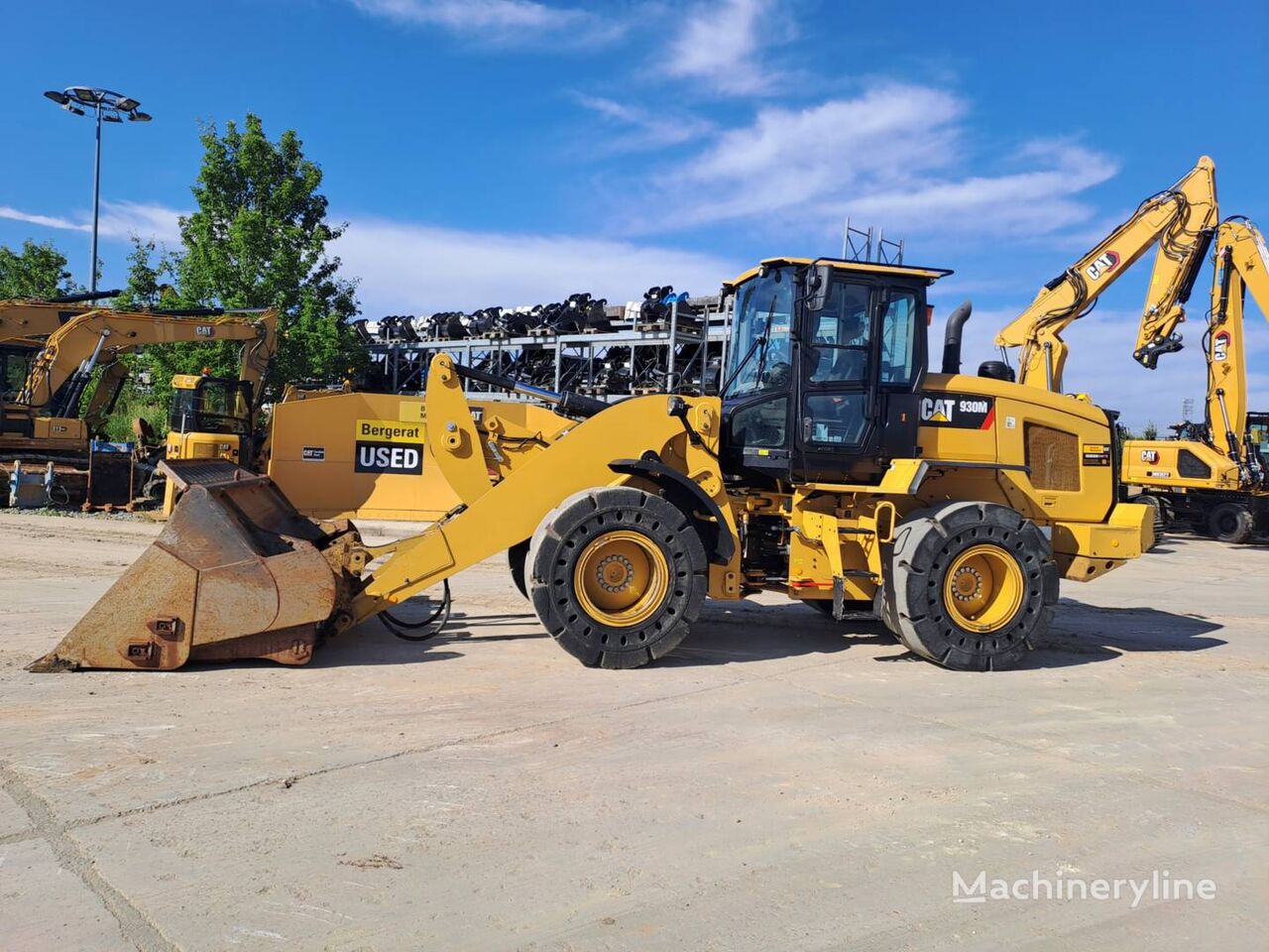 Caterpillar 930M wheel loader