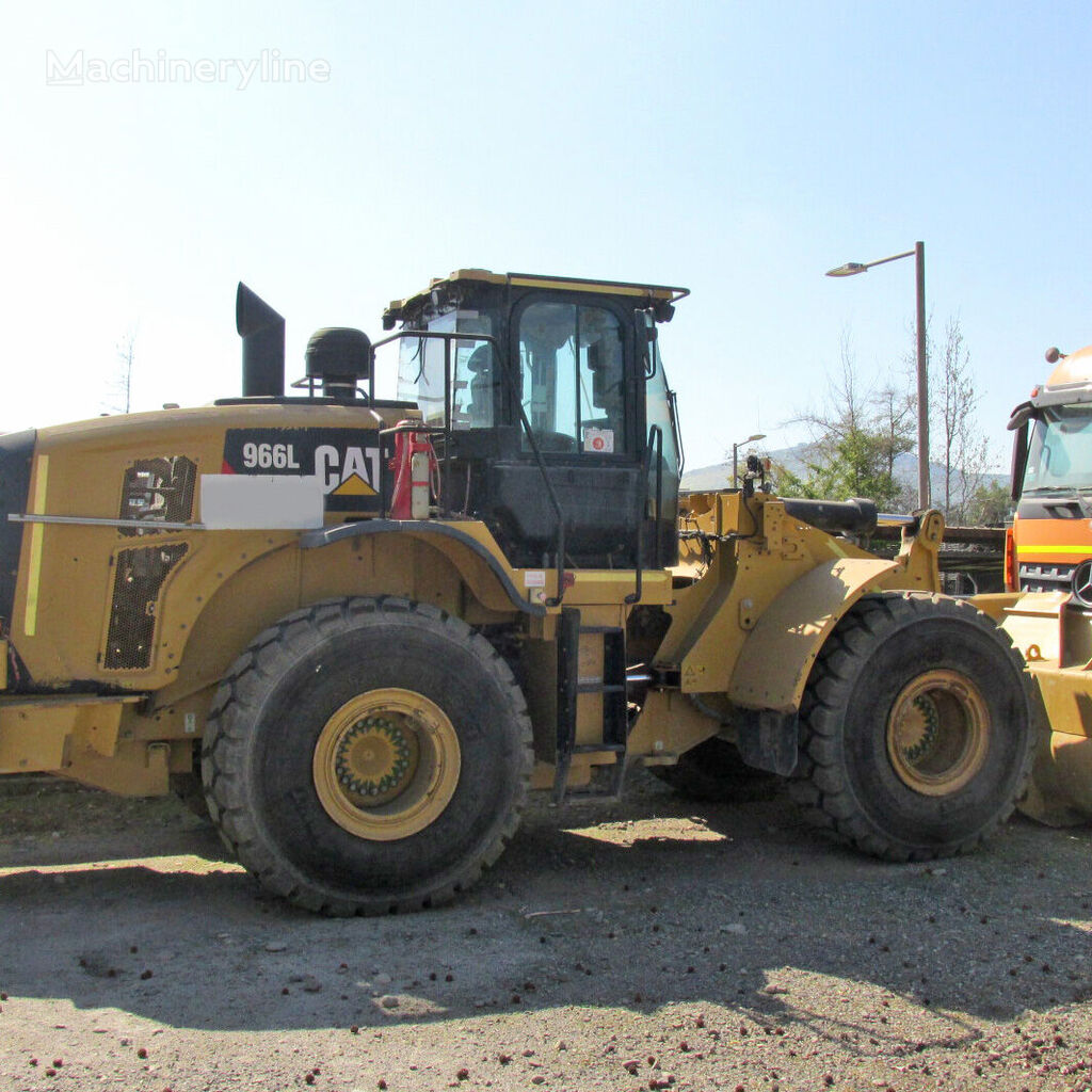 kolesový nakladač Caterpillar 966L