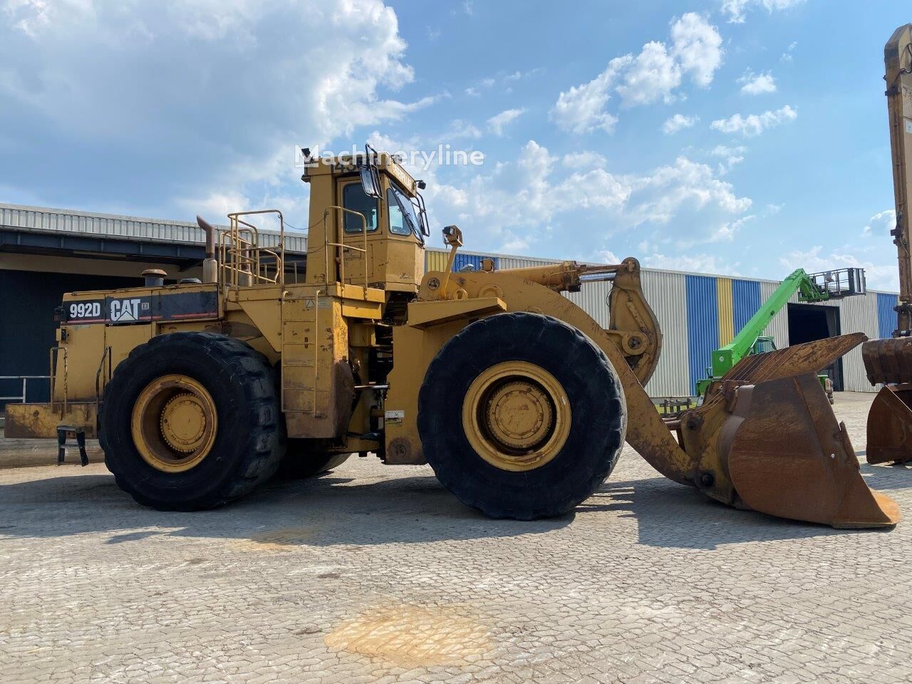جرافة ذات عجلات Caterpillar 992D  - Machineryline