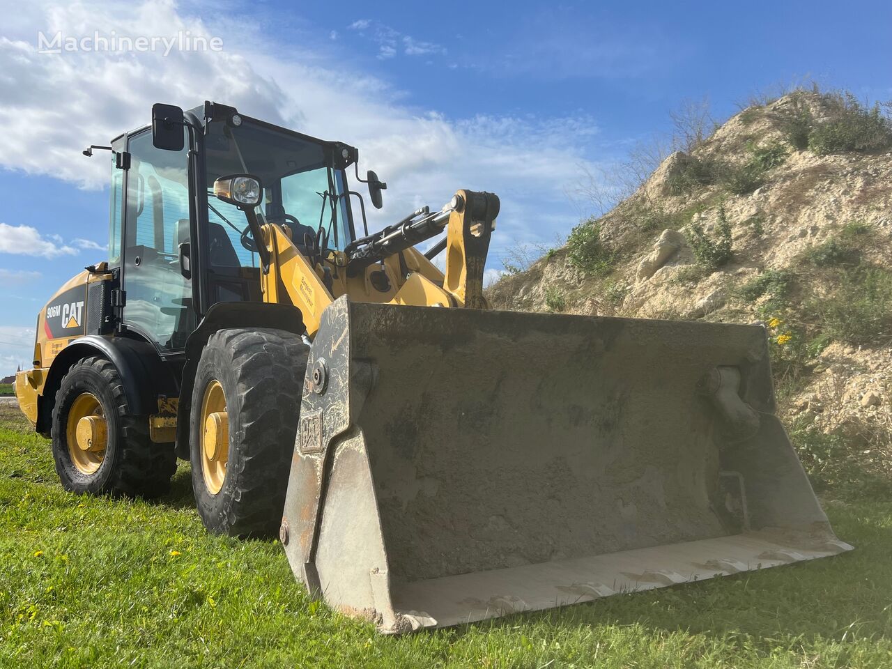 фронтальный погрузчик Caterpillar CAT 906M