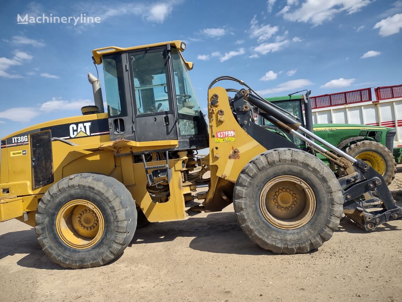 Caterpillar IT38G wheel loader