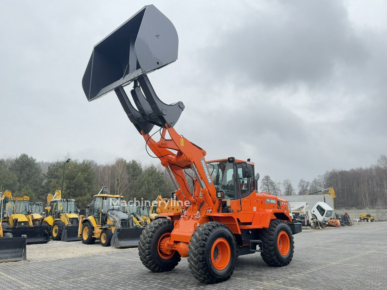 încărcător frontal Doosan DL250