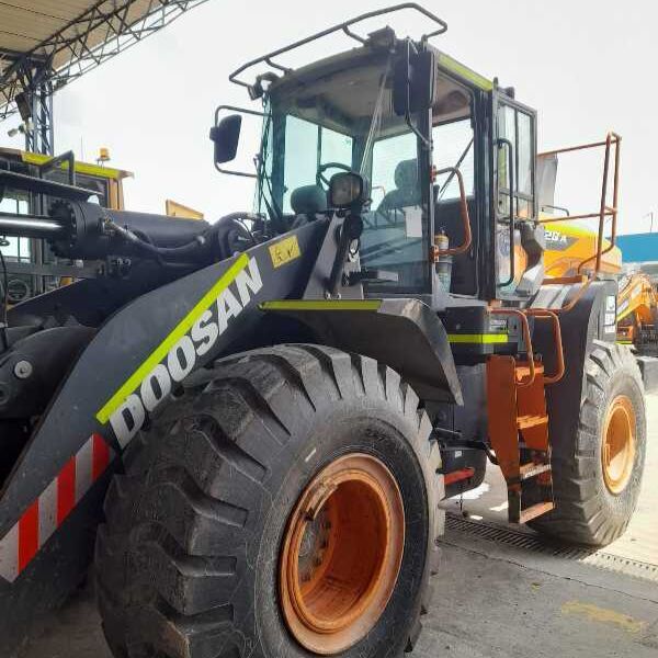 Doosan DL320 cargadora de ruedas