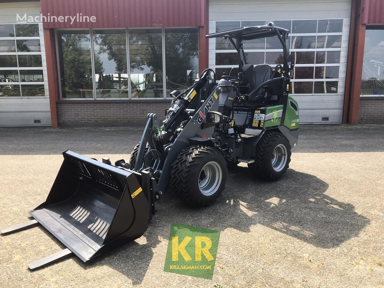 new Giant G2200E wheel loader