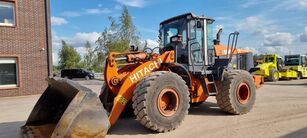 chargeuse sur pneus Hitachi ZW 220