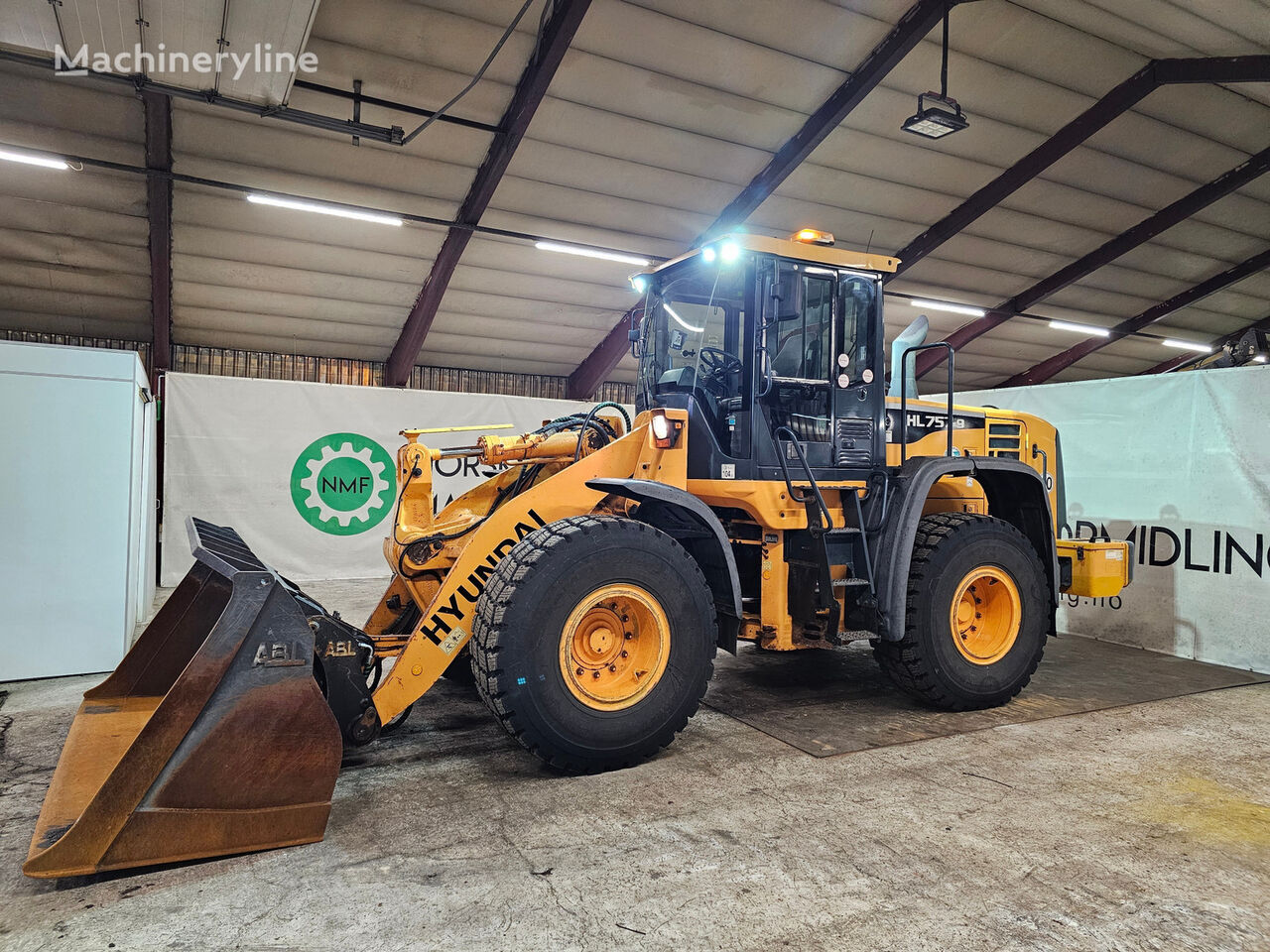 Hyundai HL757-9 wheel loader