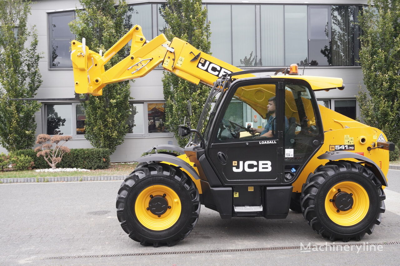 جرافة ذات عجلات JCB 541-70WM 110 HP telehandler / 7m reach / on joystick