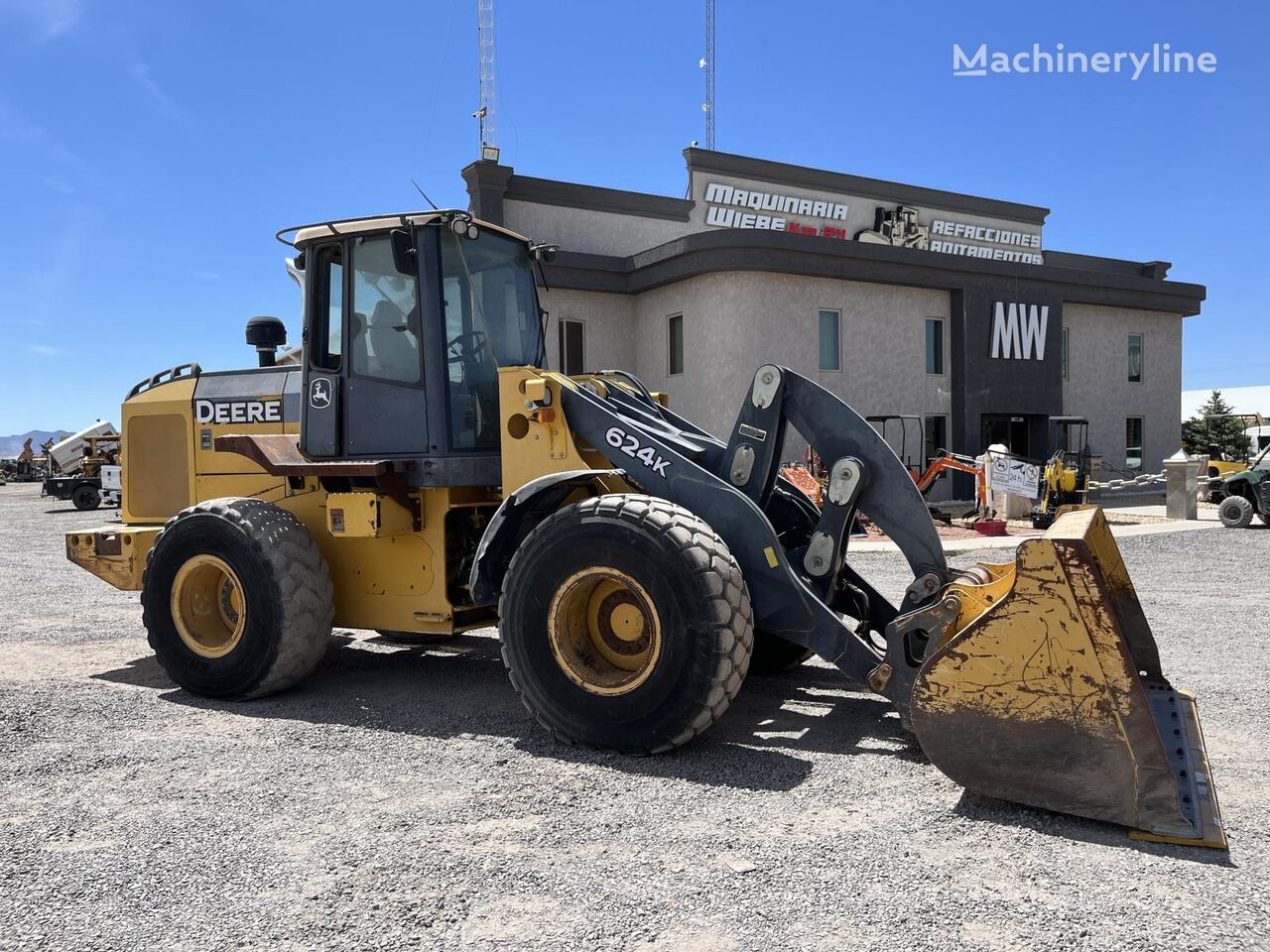 натоварувач со тркала John Deere 624K